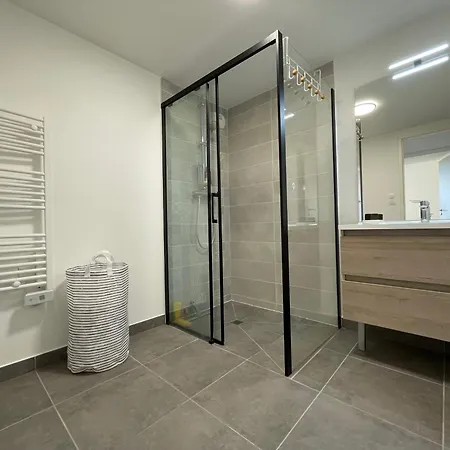 Apartment - T3 Neuf Avec Clim, 4 Couchages, Parking, Grande Terrasse - Fr-1-309-453